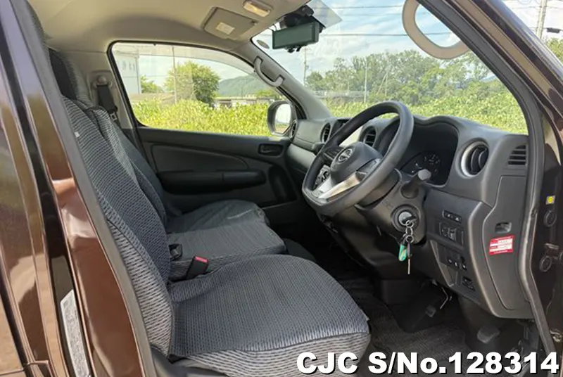 2022 Nissan / Caravan Stock No. 128314