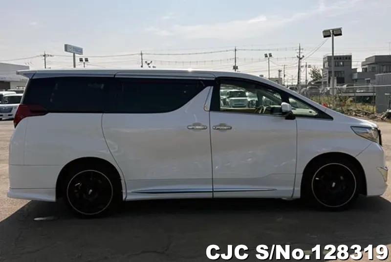 2017 Toyota / Alphard Stock No. 128319
