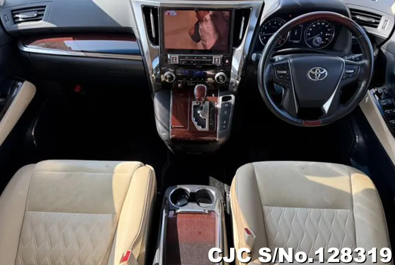 2017 Toyota / Alphard Stock No. 128319