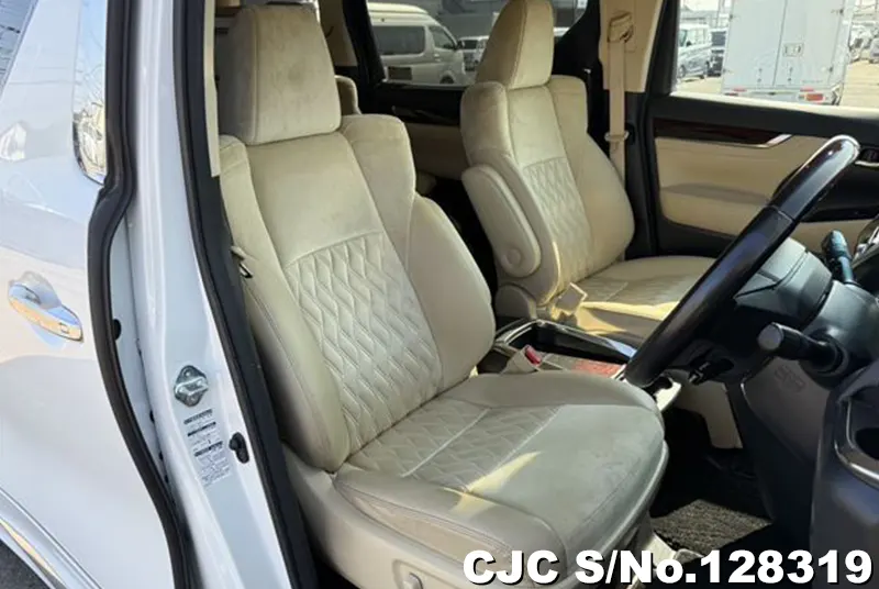 2017 Toyota / Alphard Stock No. 128319