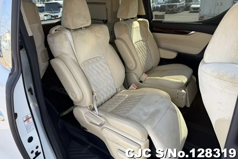 2017 Toyota / Alphard Stock No. 128319