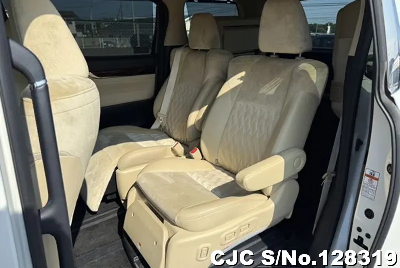 2017 Toyota / Alphard Stock No. 128319