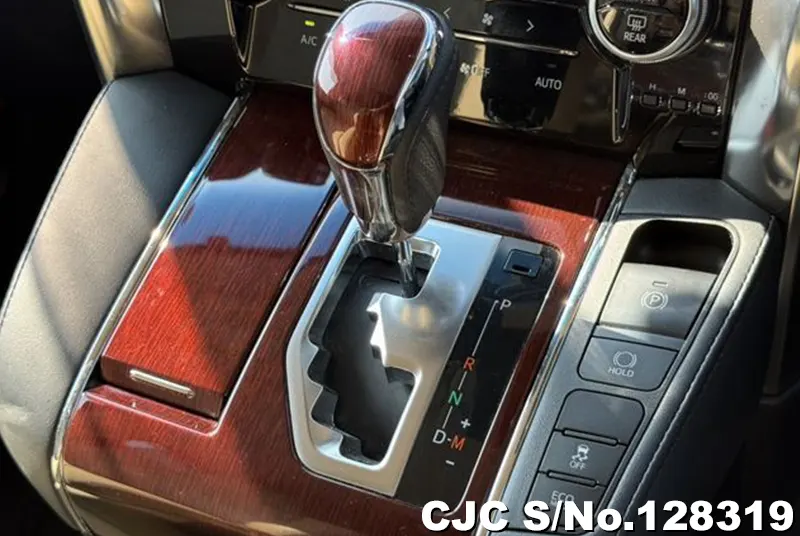 2017 Toyota / Alphard Stock No. 128319