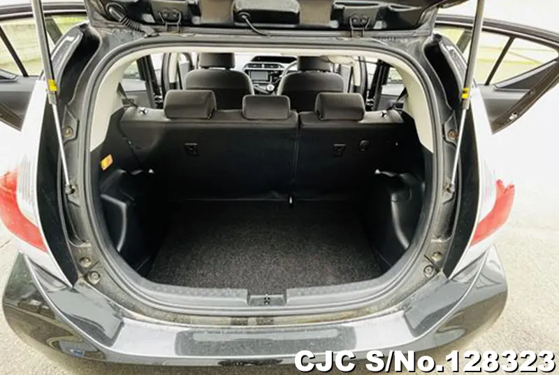 2016 Toyota / Aqua Stock No. 128323