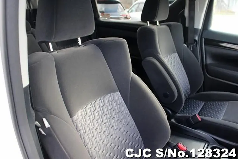 2016 Toyota / Alphard Stock No. 128324