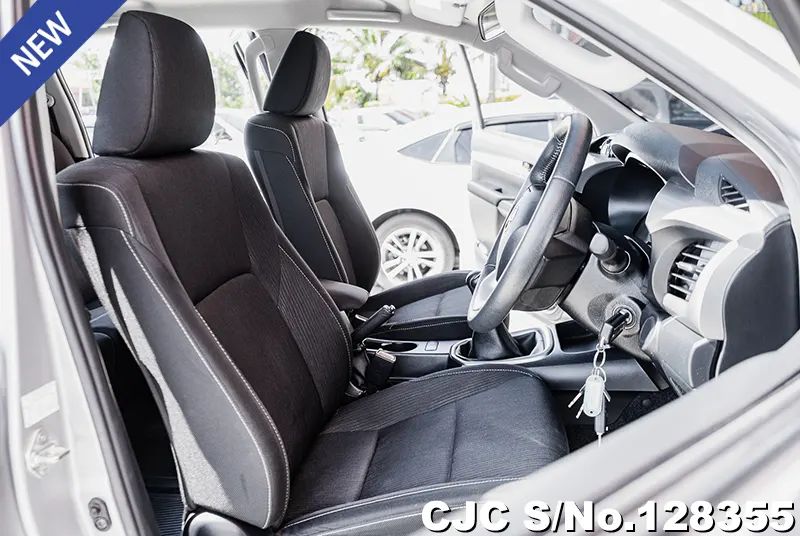 2020 Toyota / Hilux / Revo Stock No. 128355