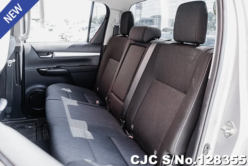 2020 Toyota / Hilux / Revo Stock No. 128355