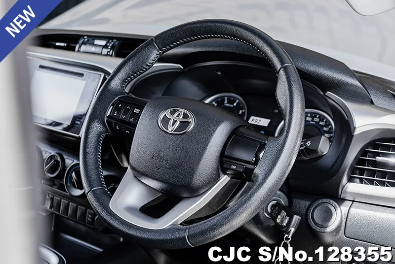 2020 Toyota / Hilux / Revo Stock No. 128355