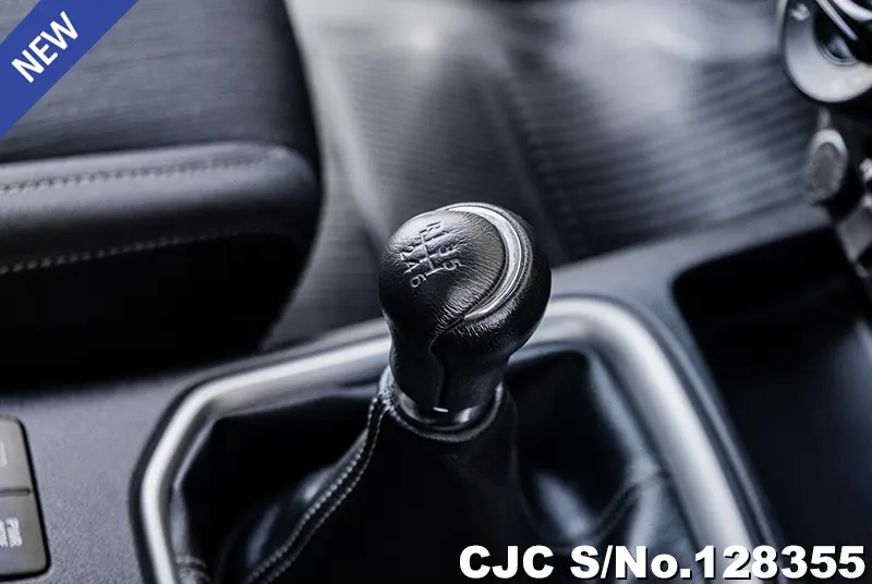 2020 Toyota / Hilux / Revo Stock No. 128355