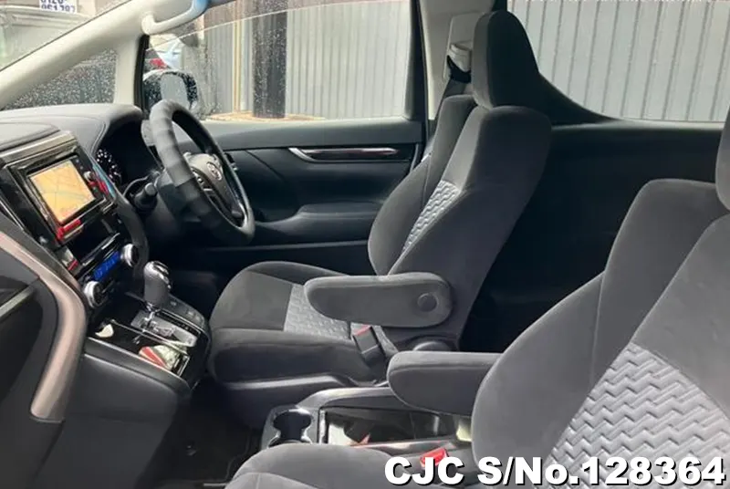 2017 Toyota / Vellfire Stock No. 128364