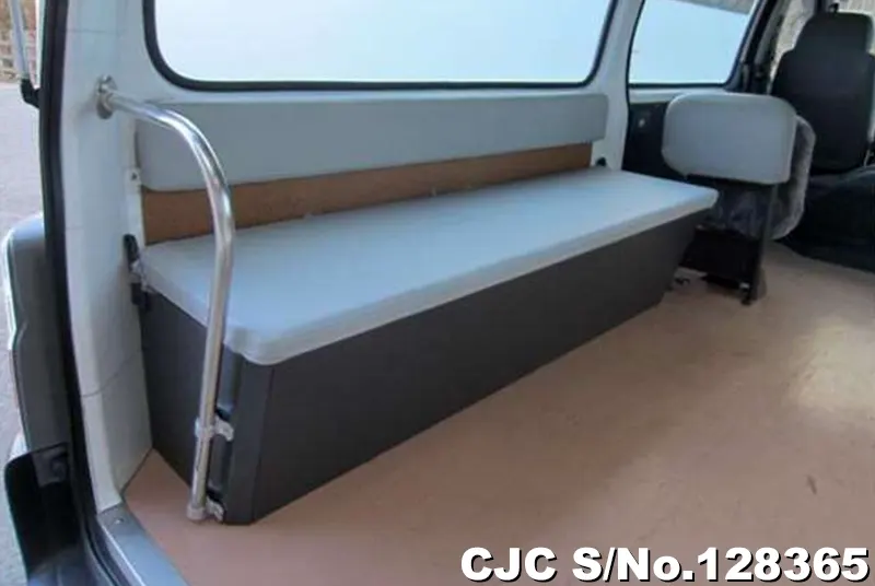 2003 Nissan / Caravan Stock No. 128365