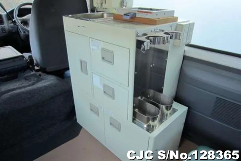 2003 Nissan / Caravan Stock No. 128365