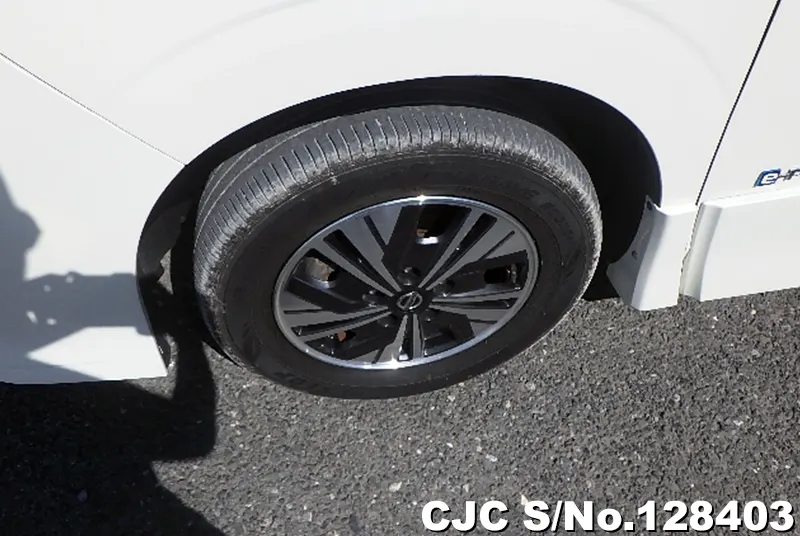 2022 Nissan / Serena Stock No. 128403