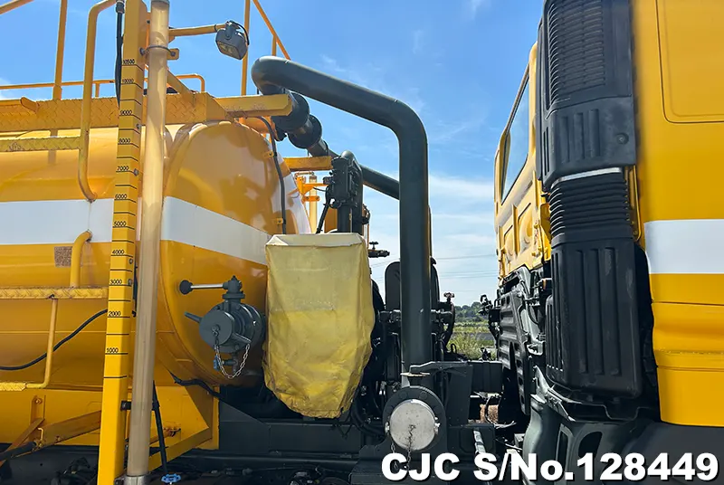 2009 Hino / Profia Stock No. 128449