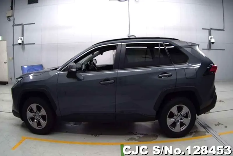 2022 Toyota / Rav4 Stock No. 128453