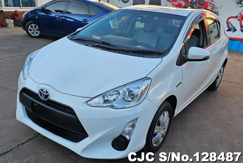 2015 Toyota / Aqua Stock No. 128487
