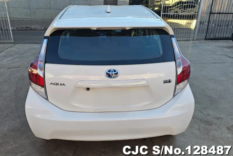 2015 Toyota / Aqua Stock No. 128487