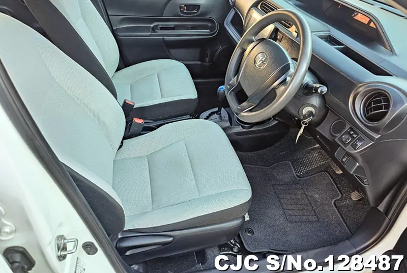 2015 Toyota / Aqua Stock No. 128487