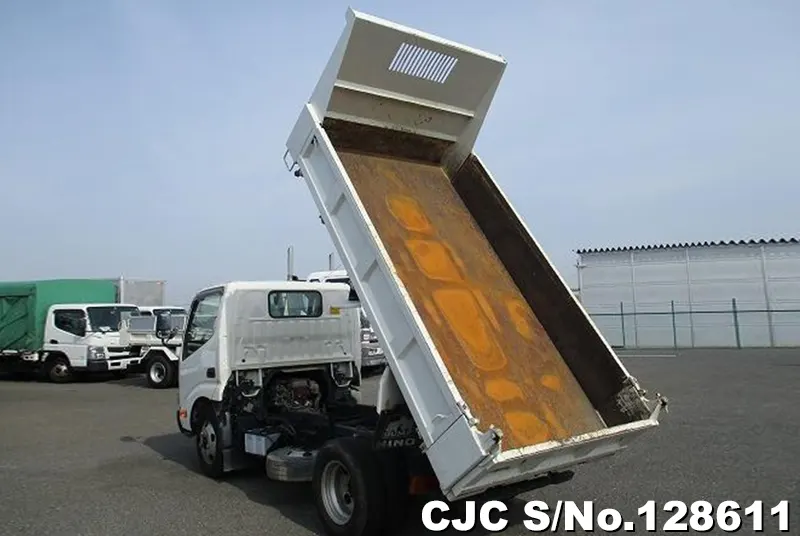 2013 Hino / Dutro Stock No. 128611