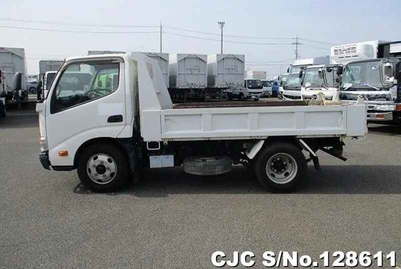 2013 Hino / Dutro Stock No. 128611