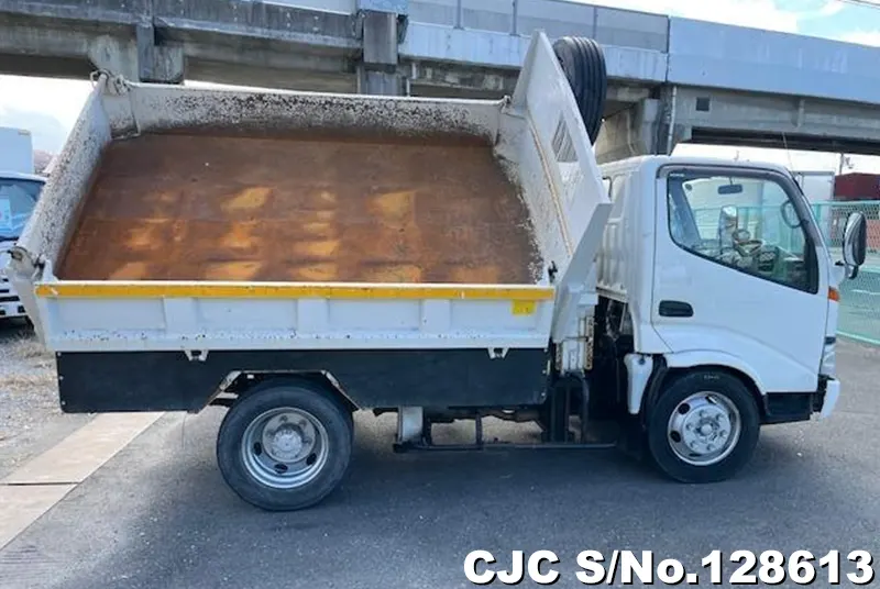 2005 Hino / Dutro Stock No. 128613