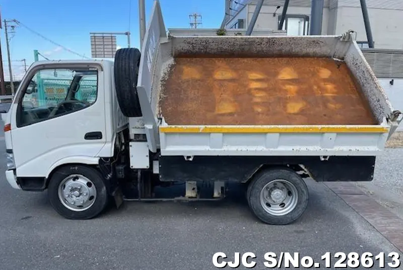 2005 Hino / Dutro Stock No. 128613