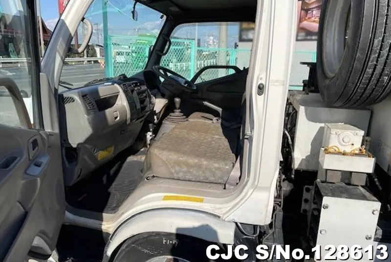 2005 Hino / Dutro Stock No. 128613