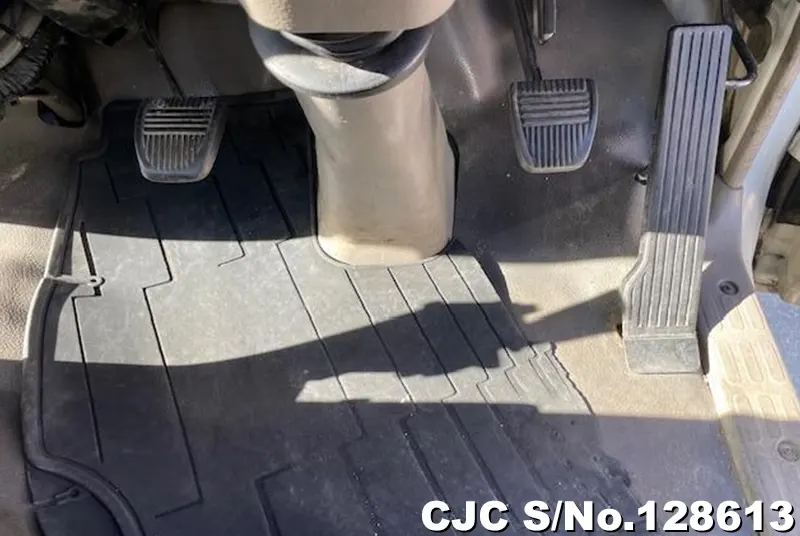 2005 Hino / Dutro Stock No. 128613