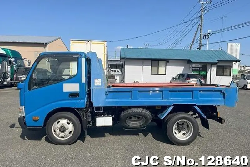 2015 Hino / Dutro Stock No. 128640