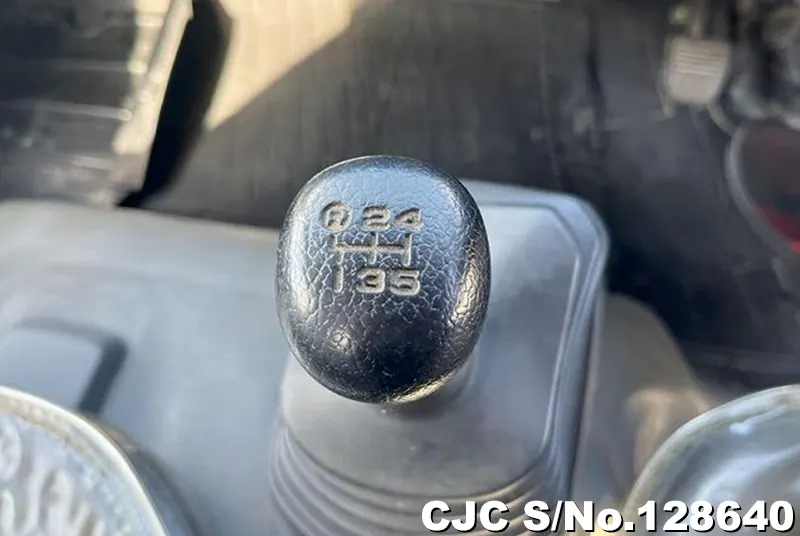 2015 Hino / Dutro Stock No. 128640