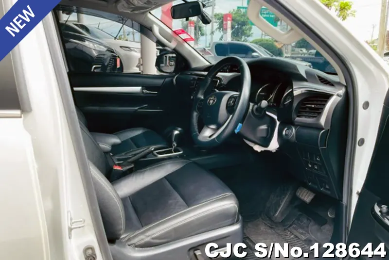 2023 Toyota / Hilux / Revo Stock No. 128644