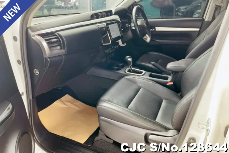 2023 Toyota / Hilux / Revo Stock No. 128644