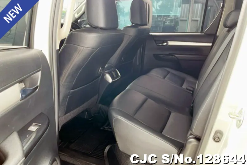 2023 Toyota / Hilux / Revo Stock No. 128644