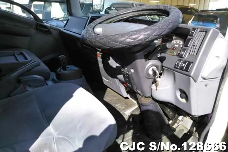 2011 Isuzu / Elf Stock No. 128666