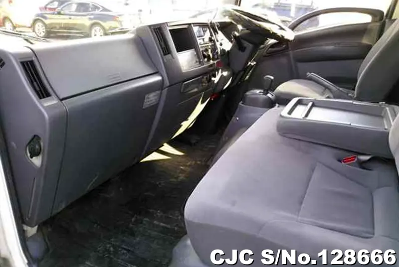 2011 Isuzu / Elf Stock No. 128666