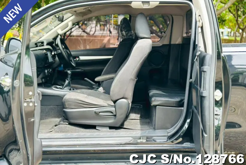 2020 Toyota / Hilux / Revo Stock No. 128766