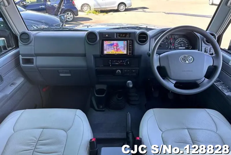 2015 Toyota / Land Cruiser Stock No. 128828