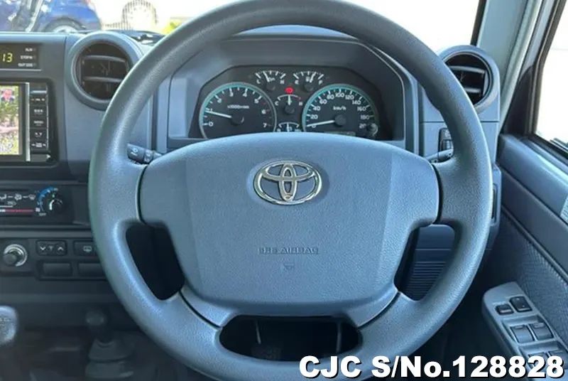 2015 Toyota / Land Cruiser Stock No. 128828