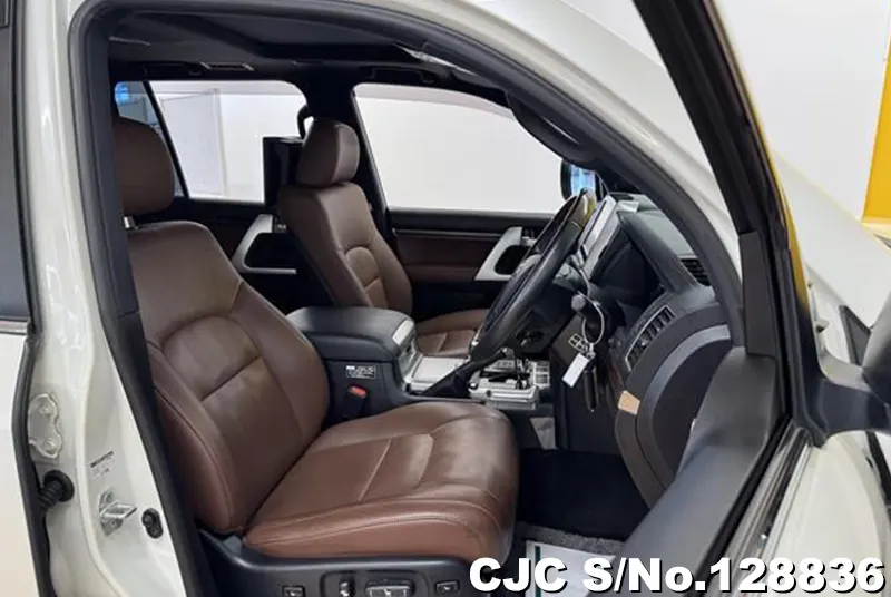 2016 Toyota / Land Cruiser Stock No. 128836