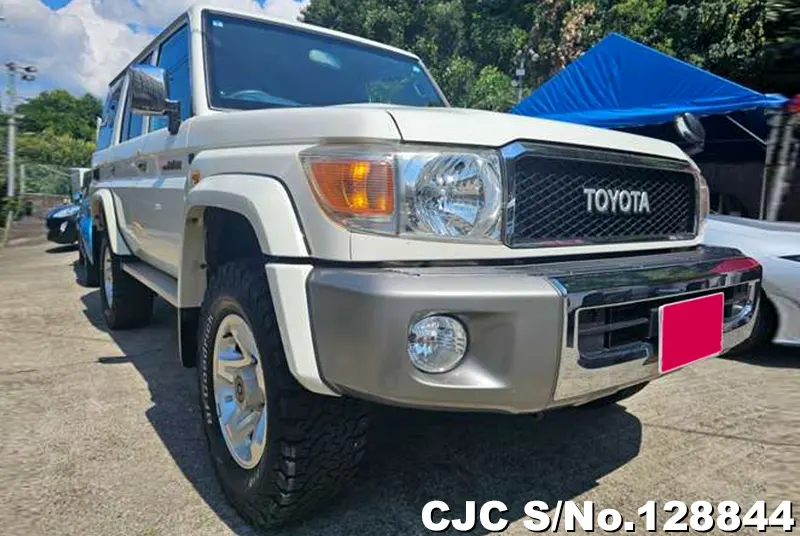 2015 Toyota / Land Cruiser Stock No. 128844