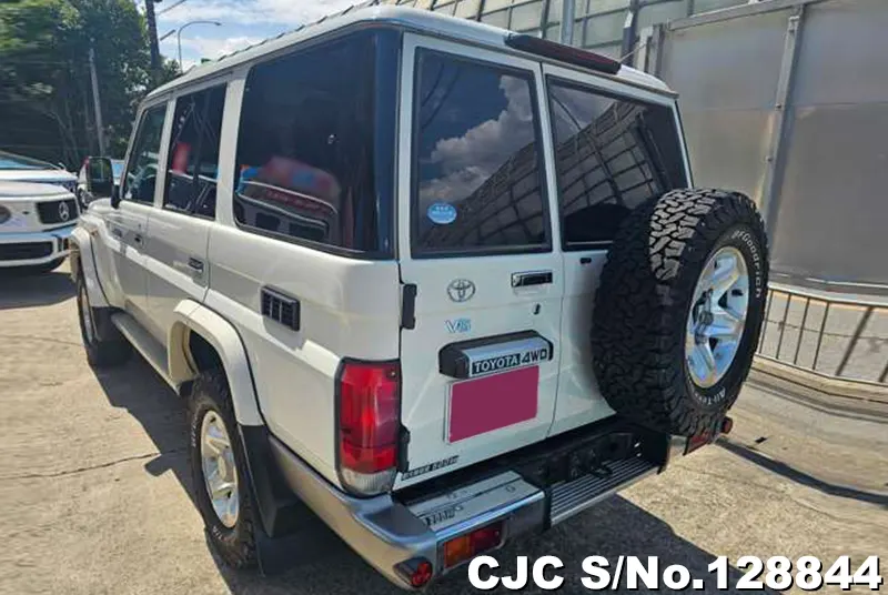 2015 Toyota / Land Cruiser Stock No. 128844