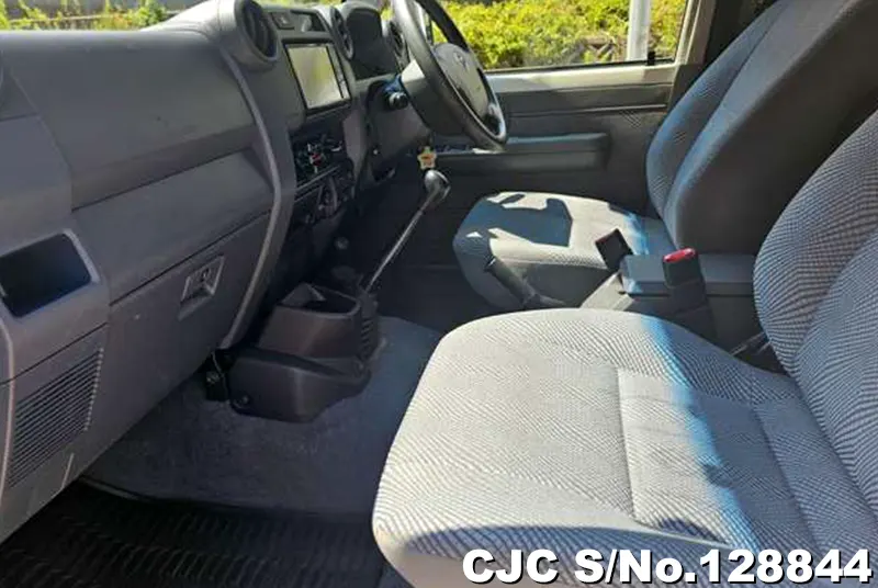 2015 Toyota / Land Cruiser Stock No. 128844