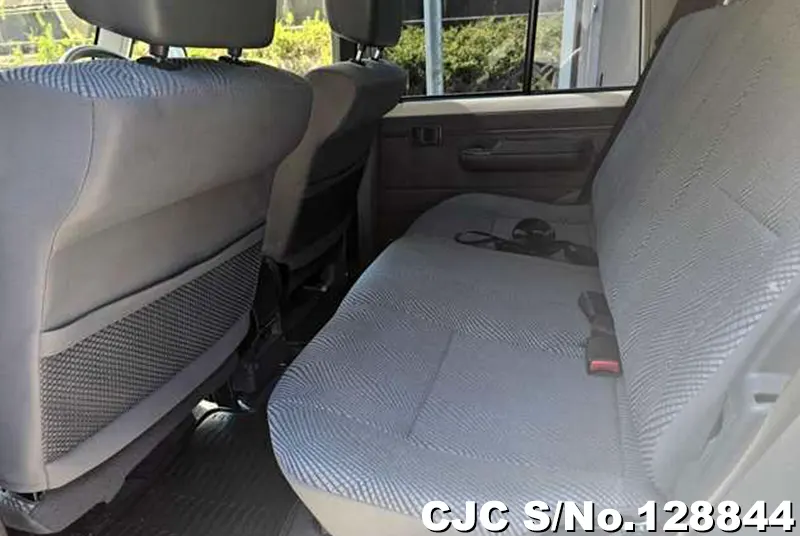 2015 Toyota / Land Cruiser Stock No. 128844