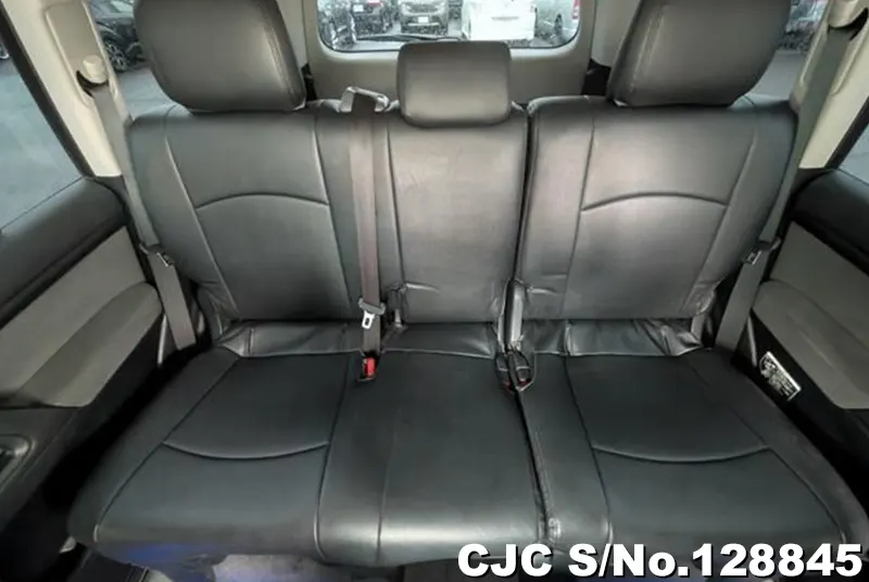 2015 Toyota / Land Cruiser Stock No. 128845