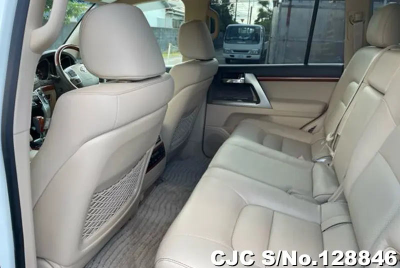 2015 Toyota / Land Cruiser Stock No. 128846