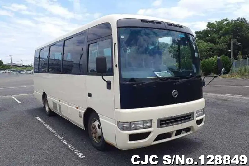 Nissan / Civilian 2016