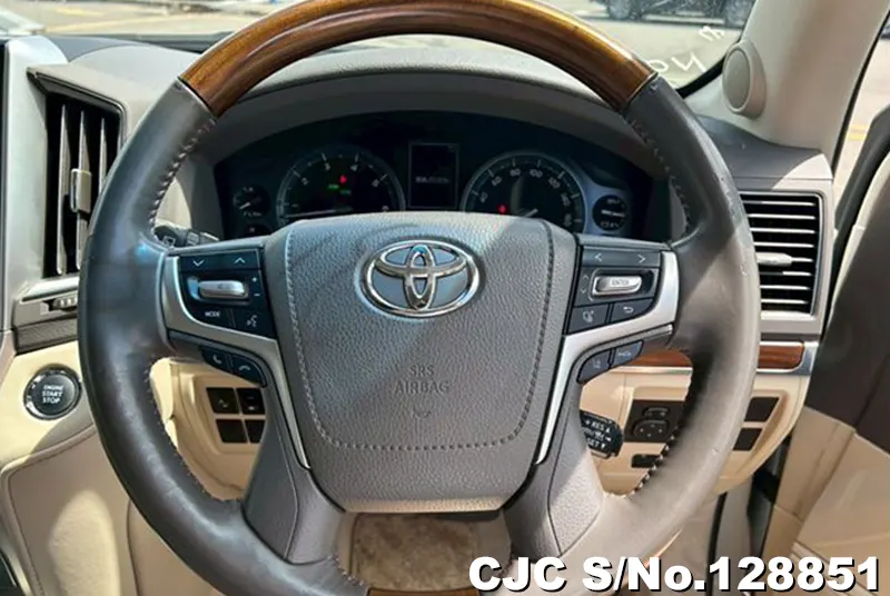 2017 Toyota / Land Cruiser Stock No. 128851