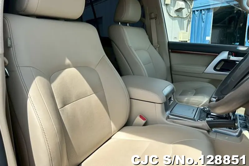 2017 Toyota / Land Cruiser Stock No. 128851