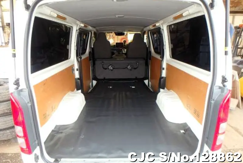 2019 Toyota / Regius Stock No. 128862