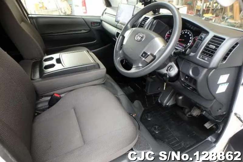 2019 Toyota / Regius Stock No. 128862